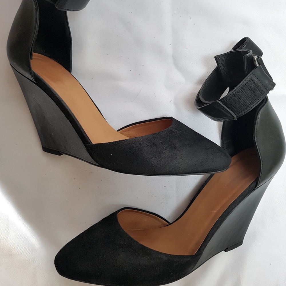 Isabel Marant Suede Round-Toe Wedges Sz. US 8/ FR 39